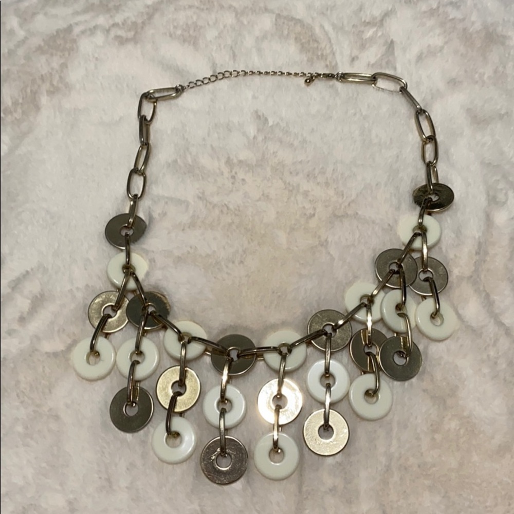 Trendy white and gold circle necklace